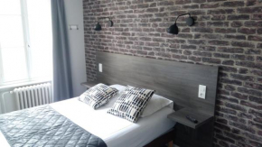 Отель La Petite Auberge  Дье